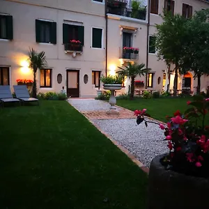 Cinqueteste Luxury 2*, Venetië Italië