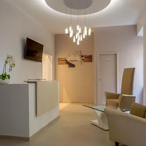 https://borgognona-rooms.it-romehotels.com