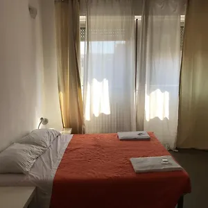 https://farini-rooms.italymilanhotels.net